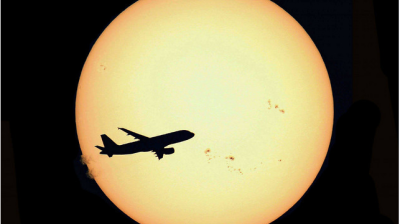 "Airliner and Sun Country" by S. Lebrigand