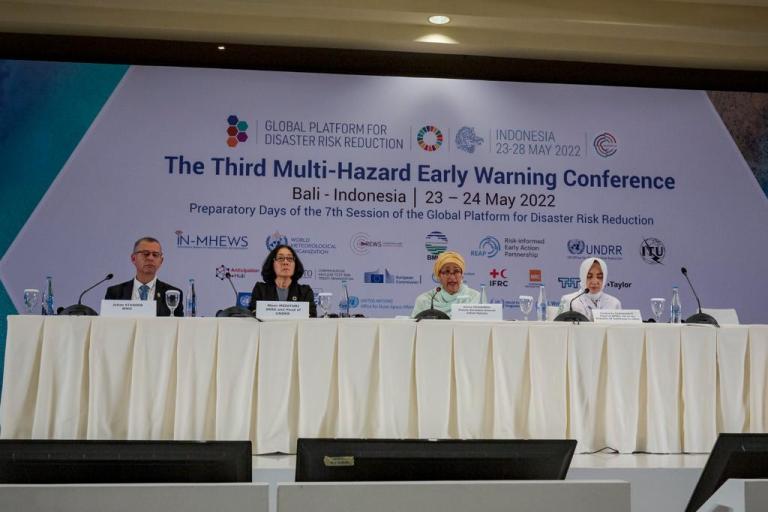 Amina Mohamed, Mami Mizutori join WMO and Indonesian representatives at close of Multi-Hazard Early Warning Conference, Bali